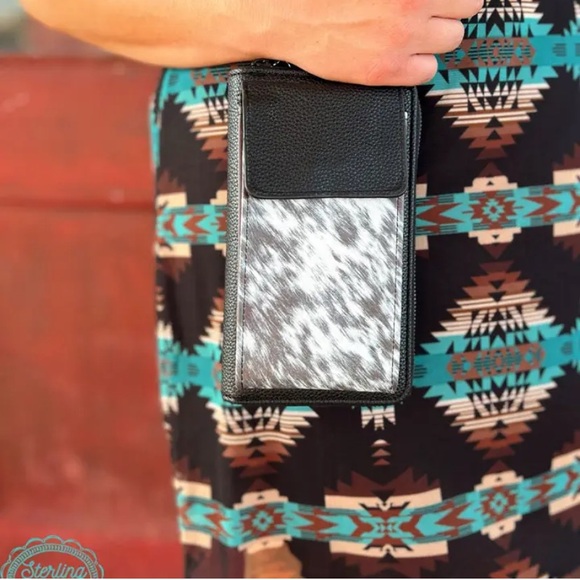 Sterling Kreek Herd That Phone Crossbody - Picture 3 of 6